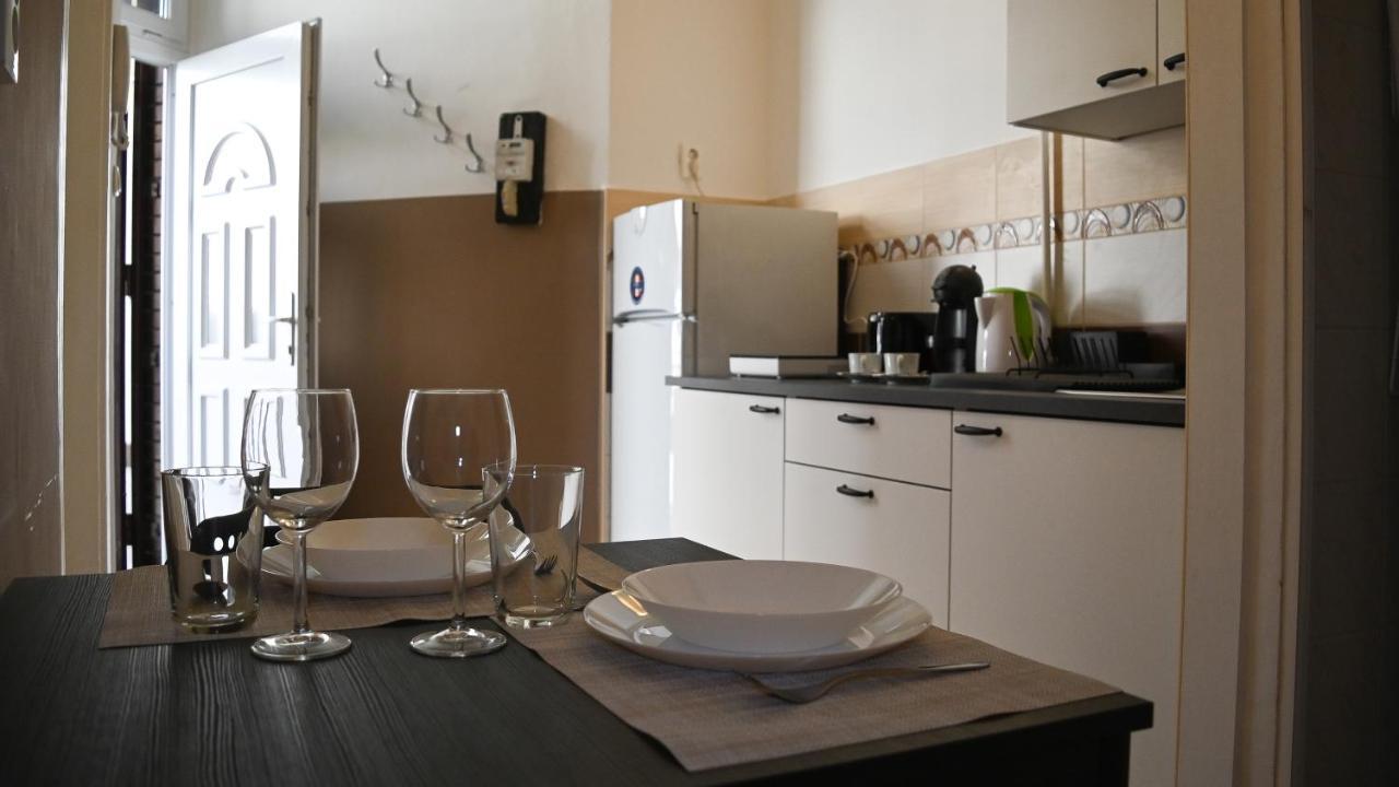 Your Home In Budapest: Cozy, Central & Silent Bagian luar foto
